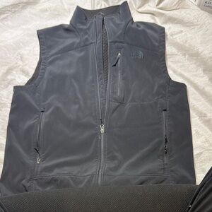 The North Face Men's Black Softshell Vest size XL